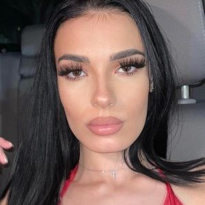 Meet your Posher, Abigail